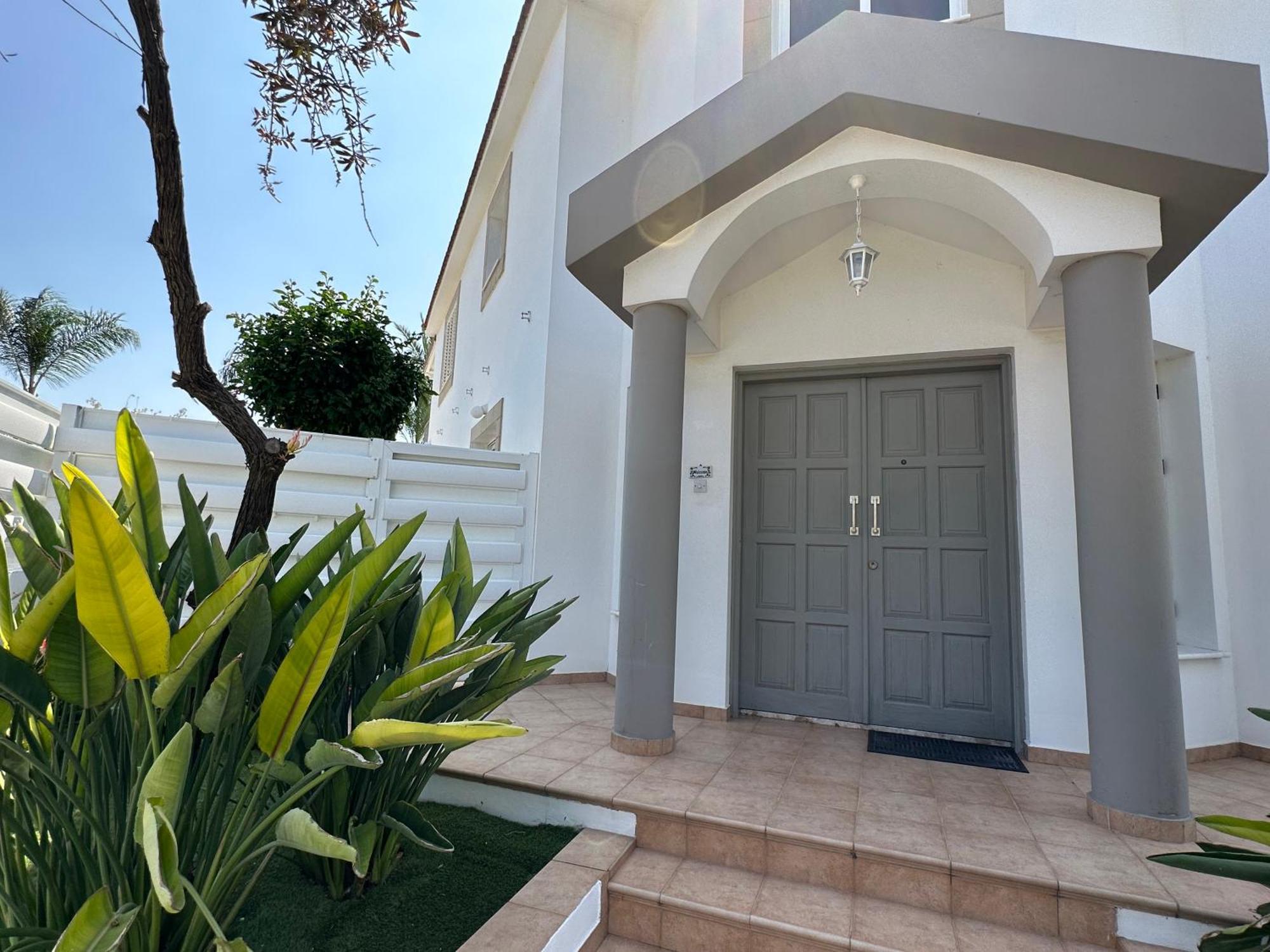 Villa Andy-350 M From The Beach Larnaca Zewnętrze zdjęcie